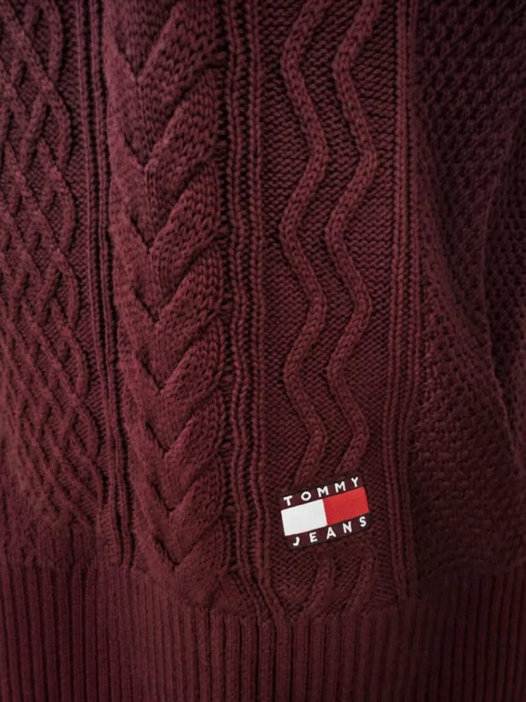 sueter-tommy-jeans-dm0dm22101-1.webp