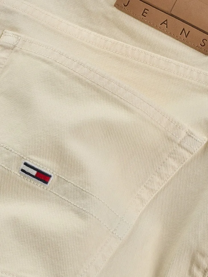 tommy-hilfiger-dm0dm21953-pantalones-cortos (2).webp