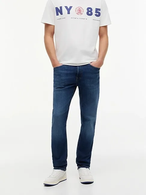 DM0DM21892_1BK_alternate1.webp